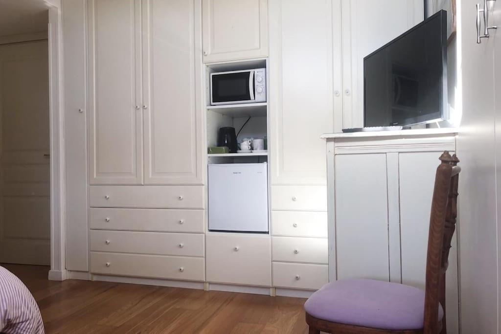 Lovely Independent Mini-Apartment In Central Рим Екстер'єр фото